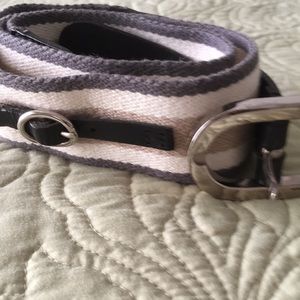 Made in Italy different and chic mix media leather belt.